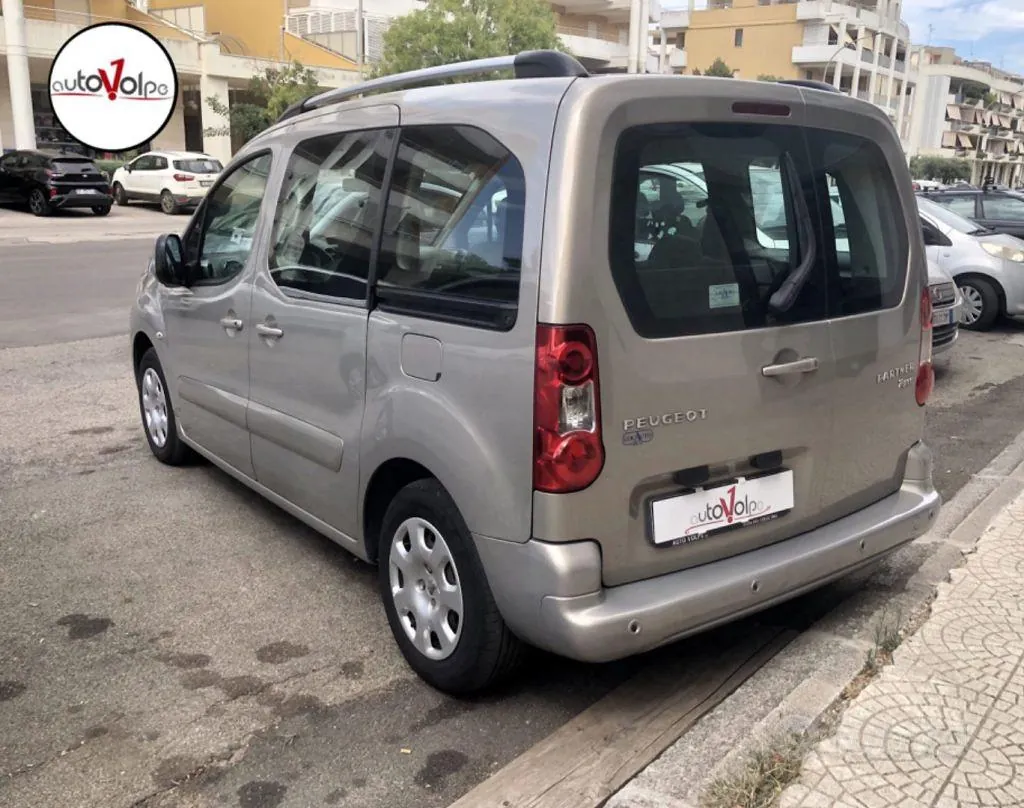 Peugeot Partner 2010 photo 3
