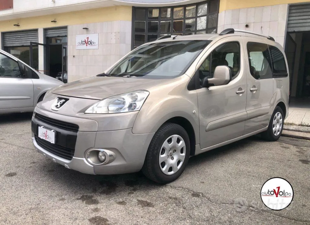 Peugeot Partner 2010 photo 2