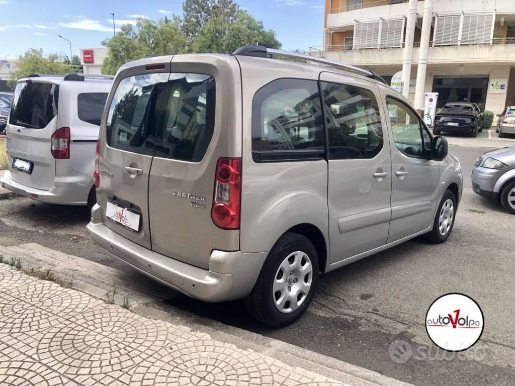 Peugeot Partner 2010 photo 4