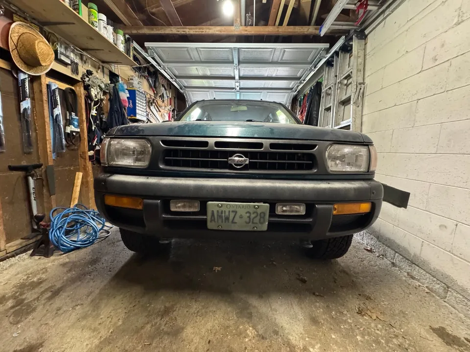 Nissan Pathfinder 1996 photo 3