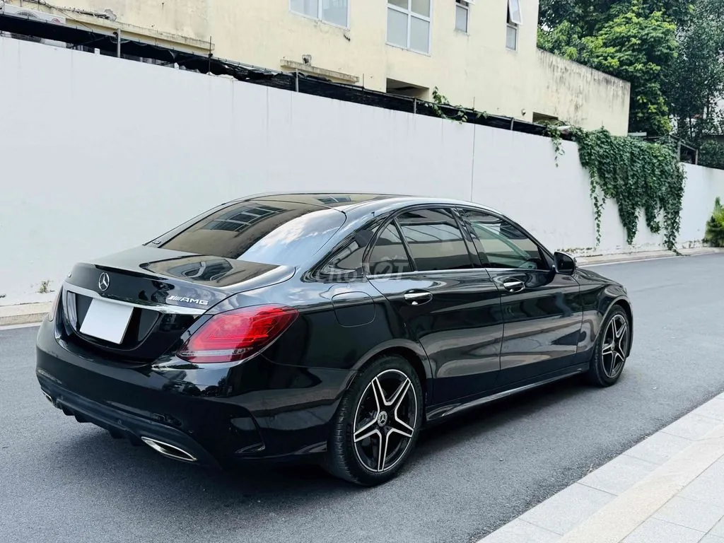 Mercedes-Benz C-Class 2019 photo 4