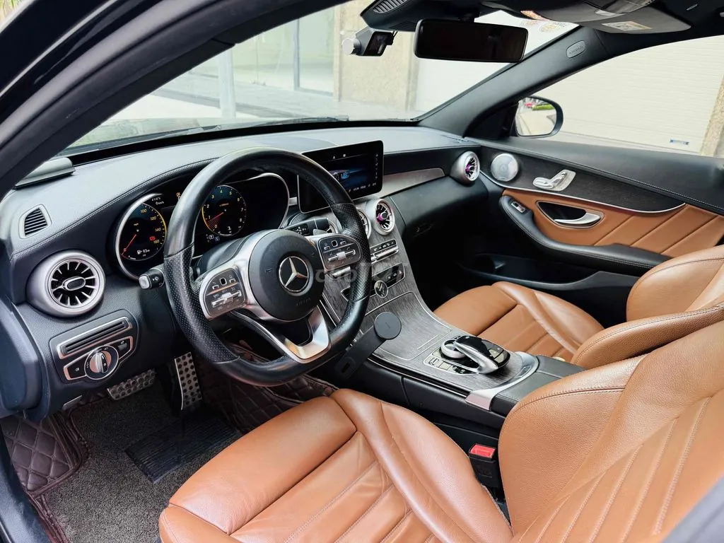 Mercedes-Benz C-Class 2019 photo 2