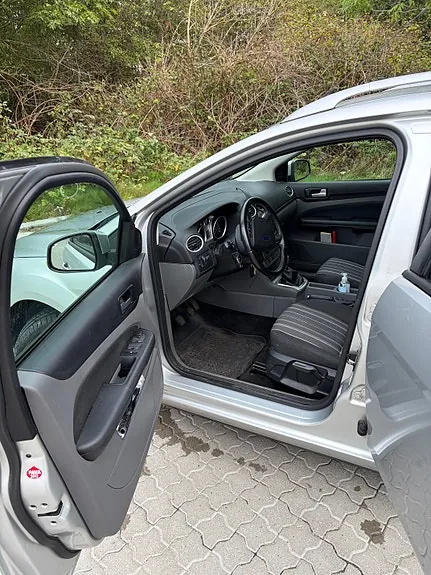 Ford Focus 2011 photo 2