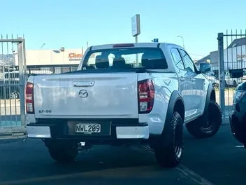 Mazda Bt-50 2021 photo 4