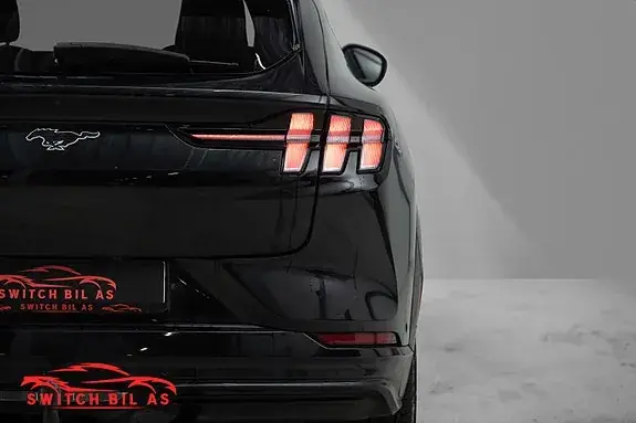Ford Mustang Mach-E 2023 photo 4