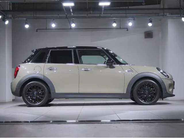 Mini Cooper D 2020 photo 4