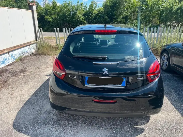 Peugeot 208 2016 photo 3
