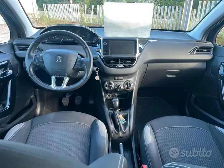 Peugeot 208 2016 photo 4
