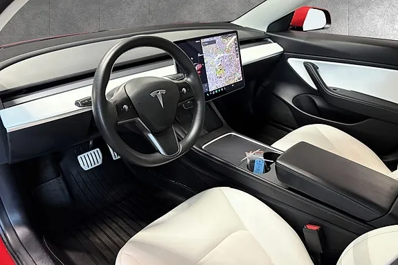 Tesla Model 3 2020 photo 2