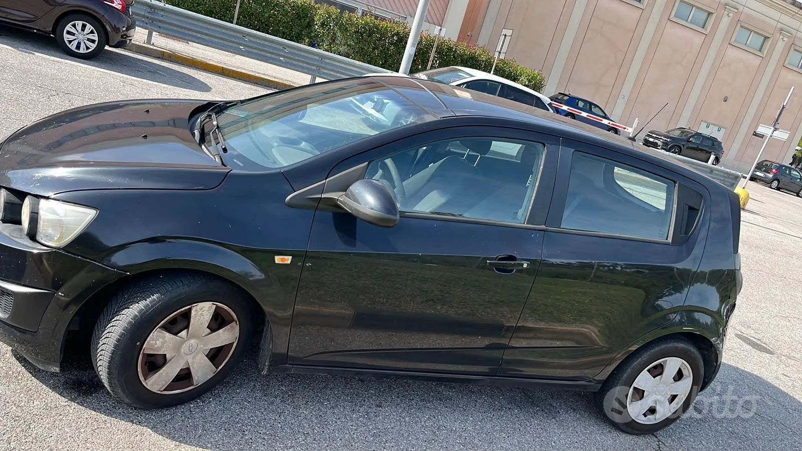 Chevrolet Aveo 2011 photo 2