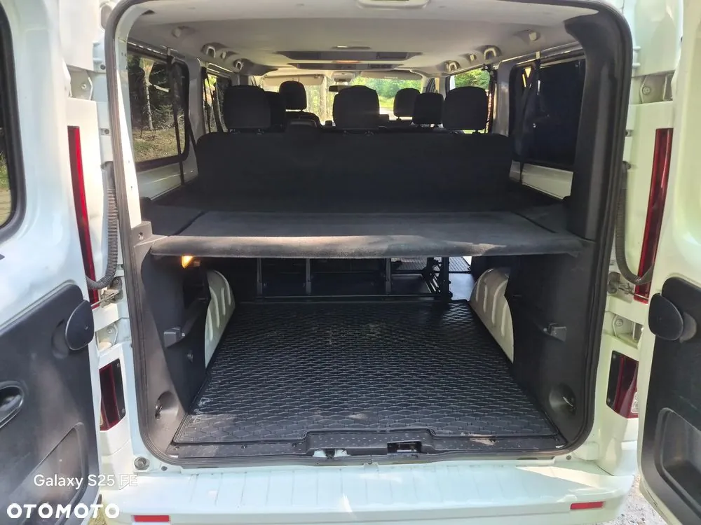 Opel Vivaro 2015 photo 2