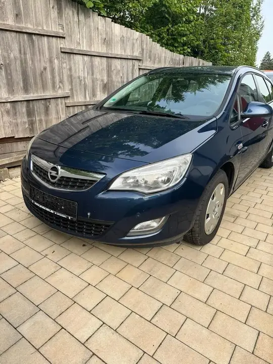 Opel Astra J