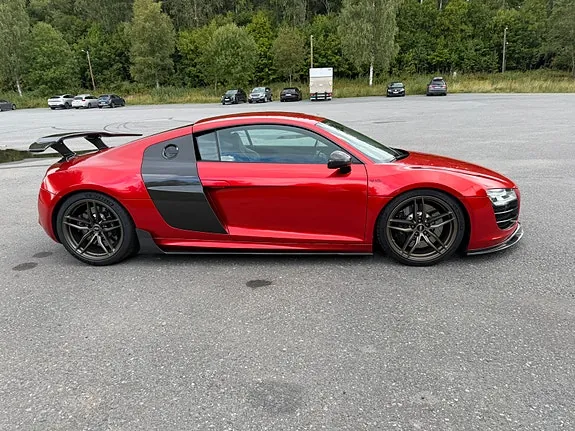 Audi R8 2012 photo 4