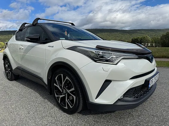 Toyota C-Hr 2017 photo 2