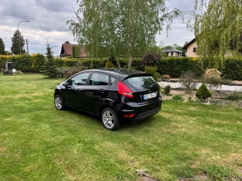 Ford Fiesta 2010 photo 4