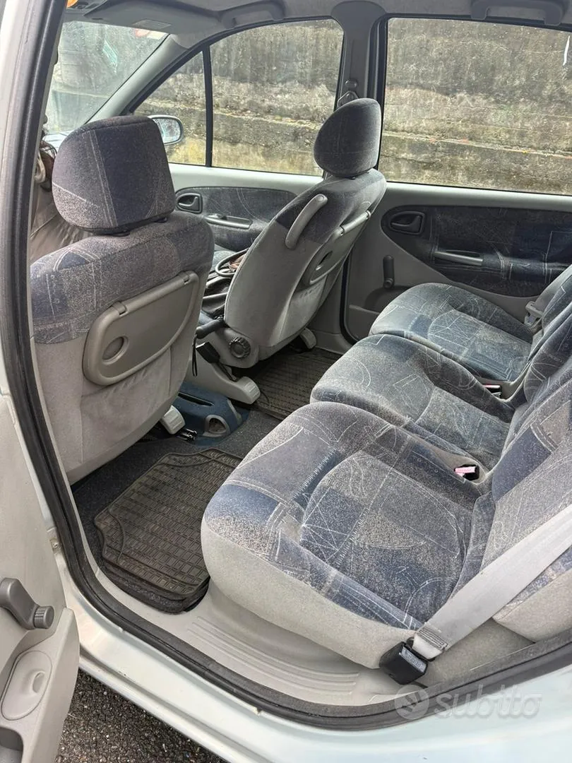 Renault Scenic 2000 photo 3