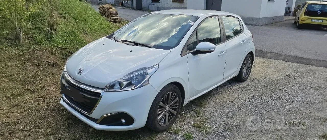Peugeot 208 2016 photo 3
