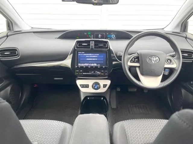 Toyota Prius 2018 photo 2