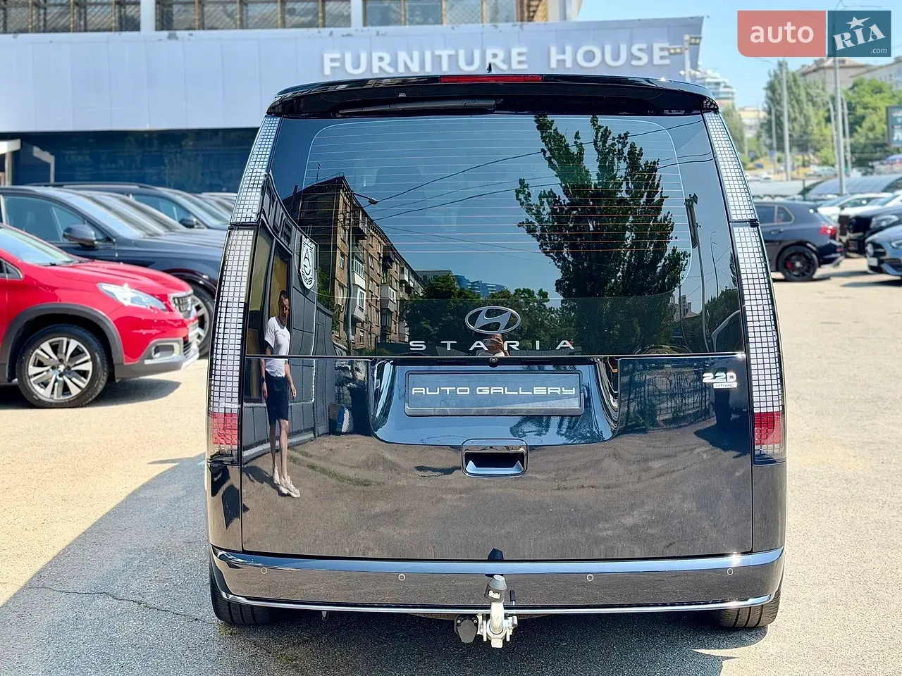 Hyundai Staria 2024 photo 2