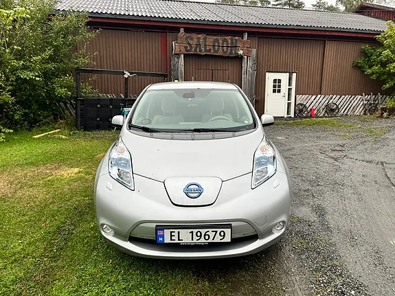 Nissan Leaf 2012 photo 2