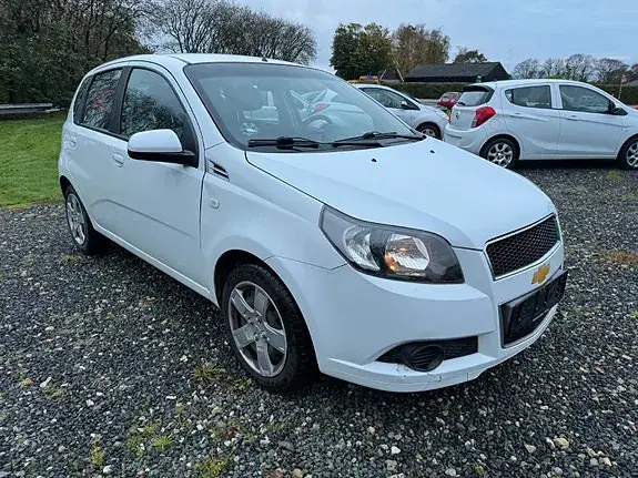 Chevrolet Aveo 2011 photo 4