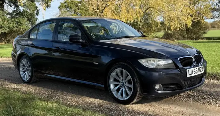 BMW 3 Series 2010 photo 3