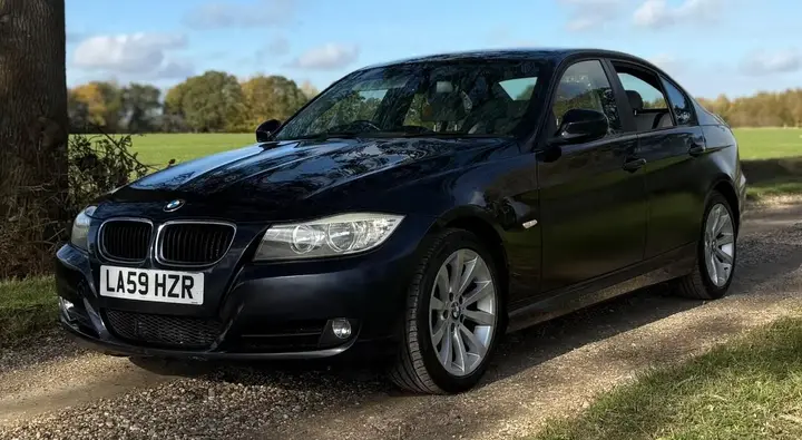 BMW 3 Series 2010 photo 2