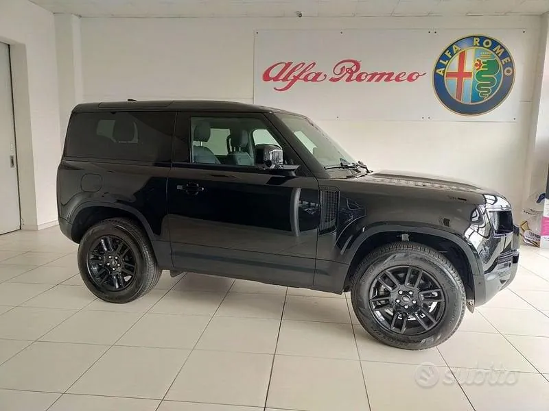 Land Rover Defender 2024 photo 4