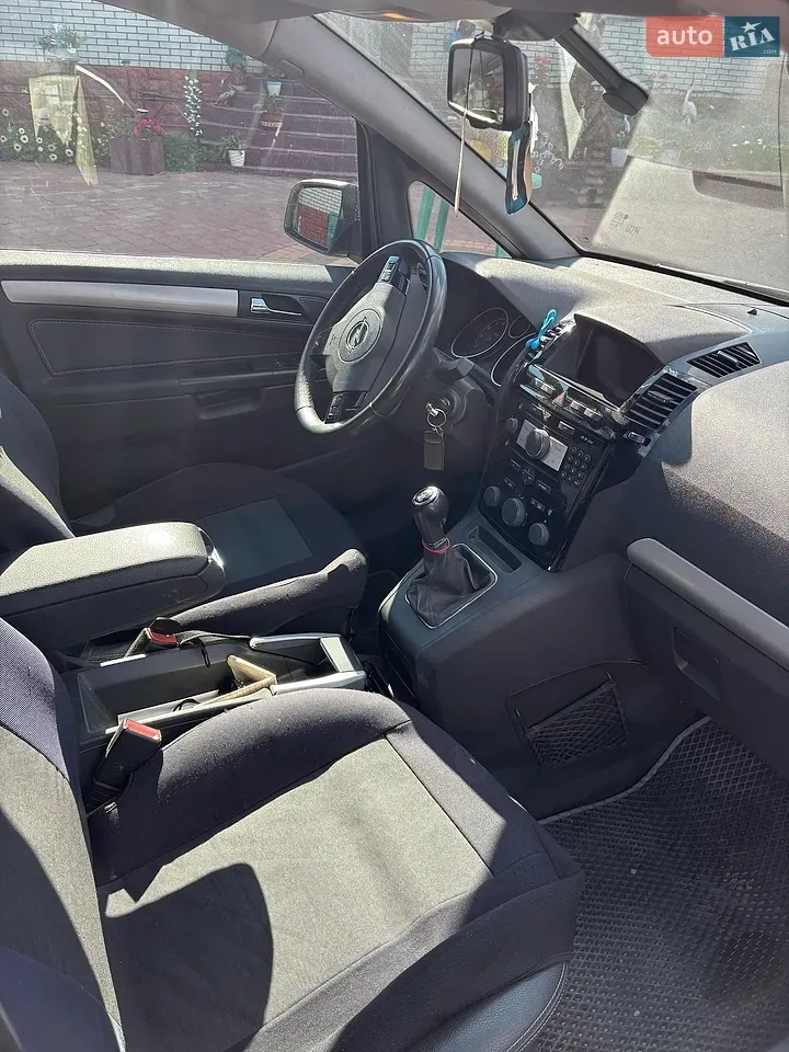 Opel Zafira 2010 photo 5