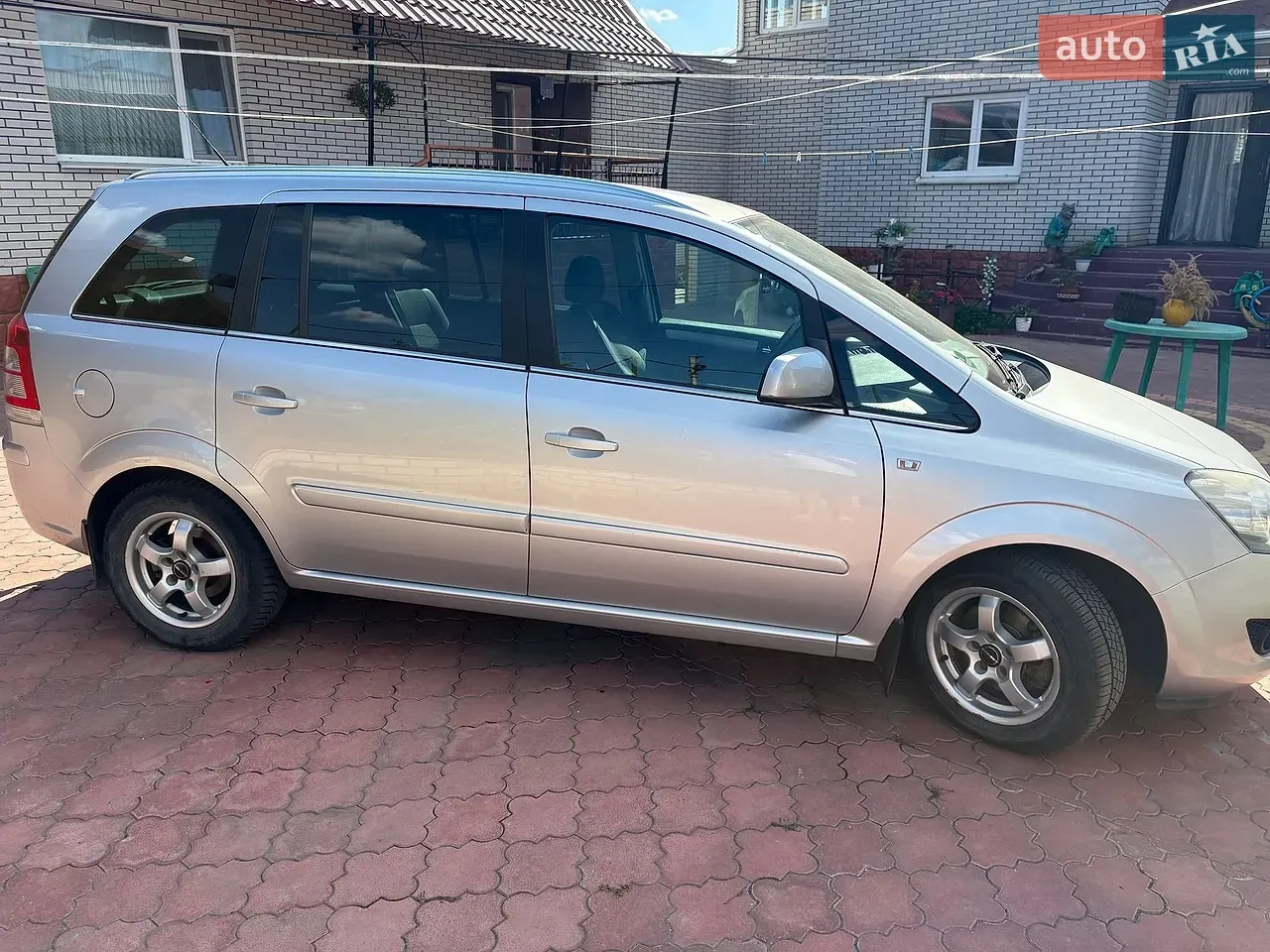 Opel Zafira 2010 photo 3