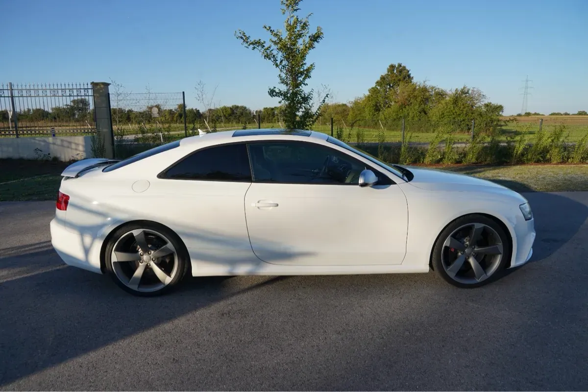 Audi A5 2012 photo 3