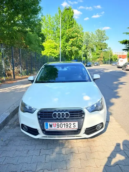 Audi A1 2012 photo 2
