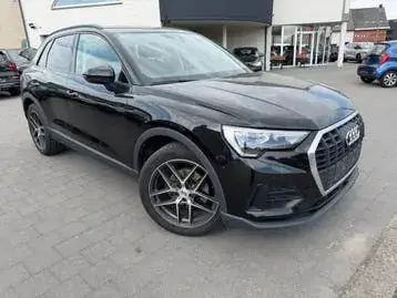 Audi Q3 2022 photo 2