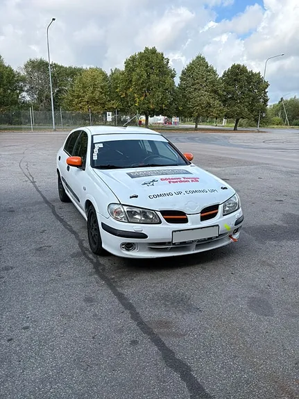 Nissan Almera