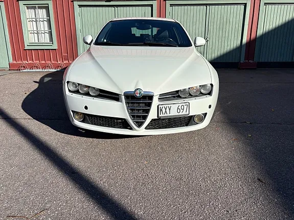 Alfa Romeo 159 2011 photo 2