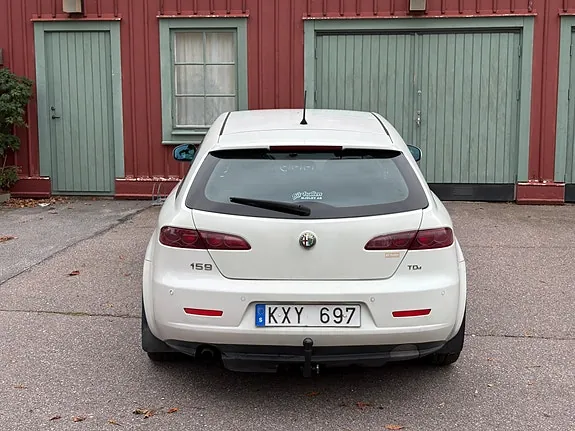 Alfa Romeo 159 2011 photo 4