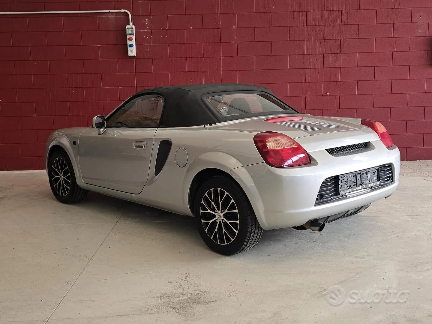 Toyota Mr2 2000 photo 2