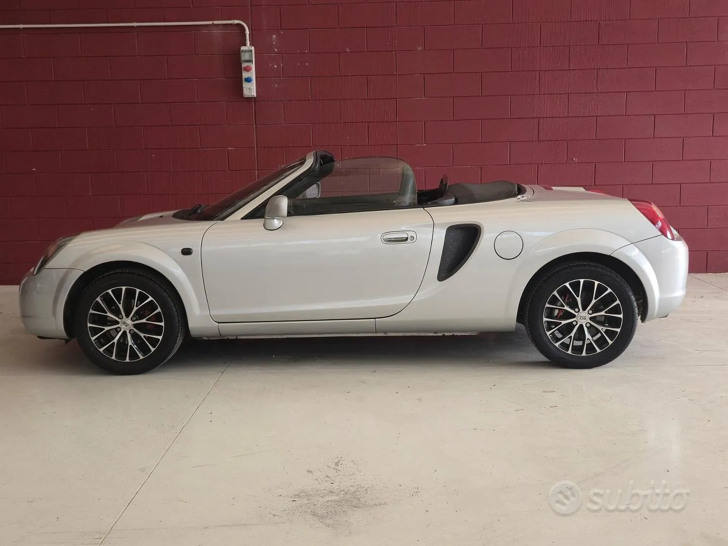 Toyota Mr2 2000 photo 3