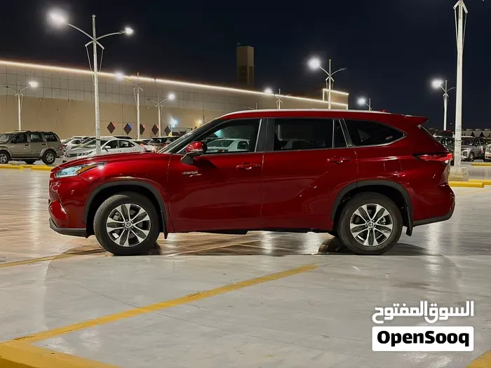 Toyota Highlander 2023 photo 3