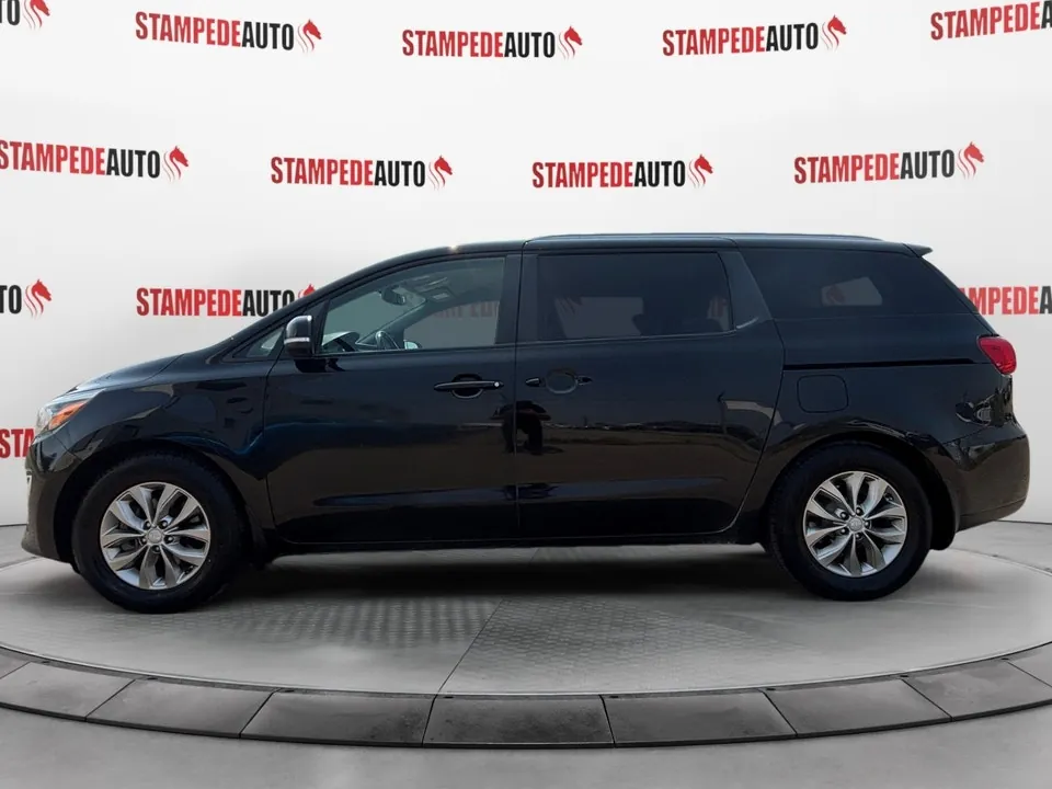 Kia Sedona 2019 photo 2