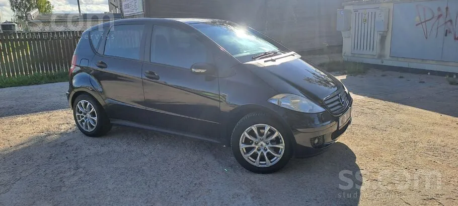 Mercedes-Benz A180
