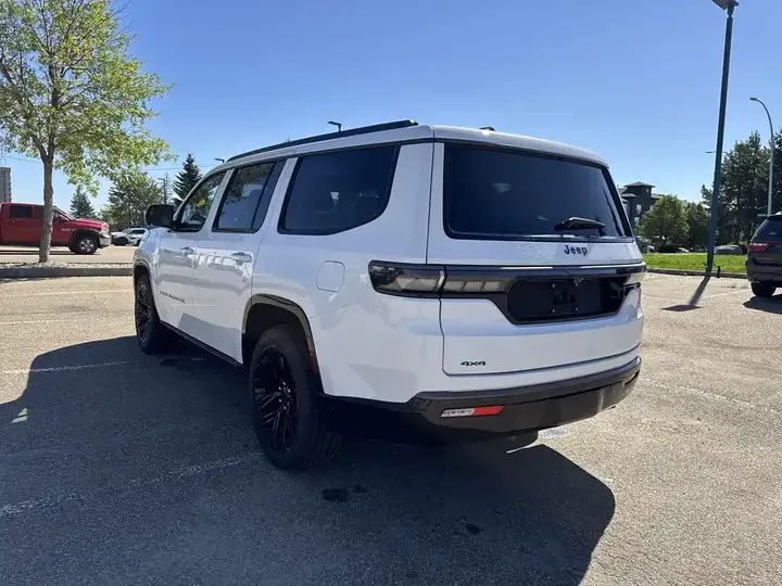 Jeep Grand Wagoneer 2026 photo 5