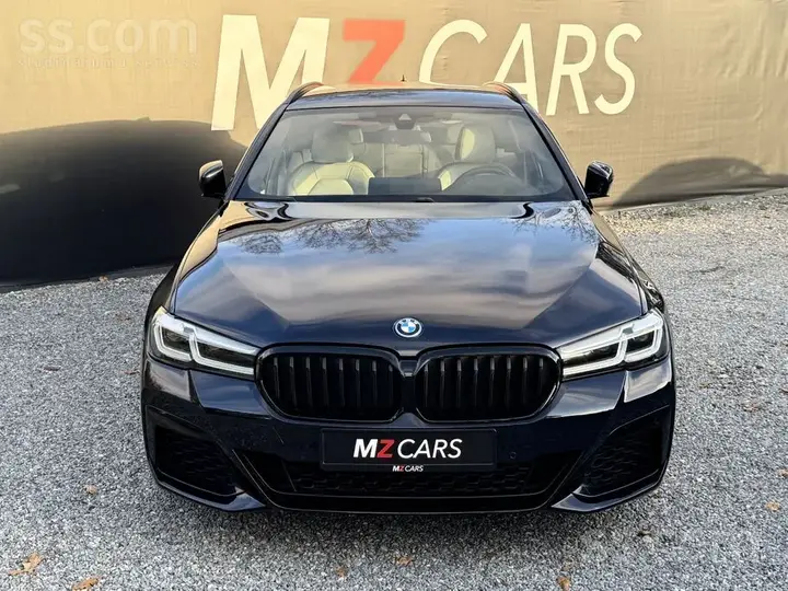 BMW 530E 2022 photo 2