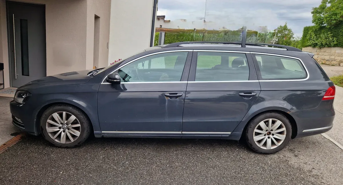 Volkswagen Passat 2011 photo 3