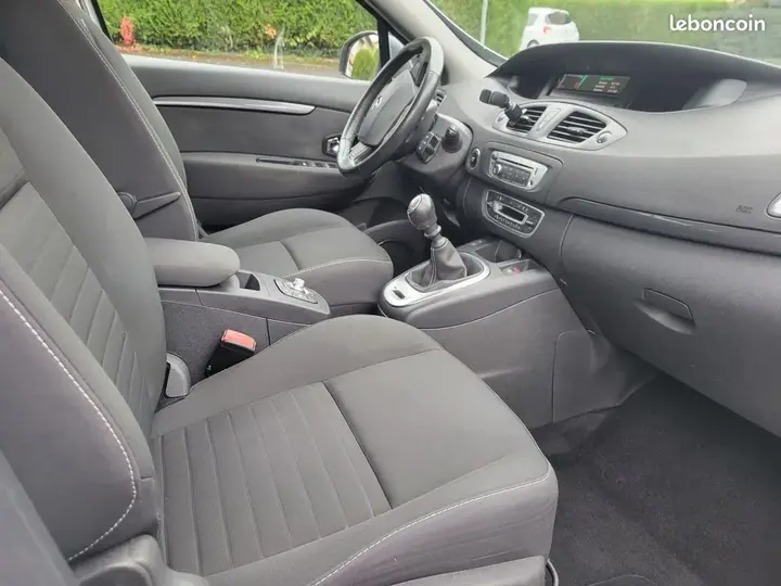 Renault Scenic 2016 photo 3