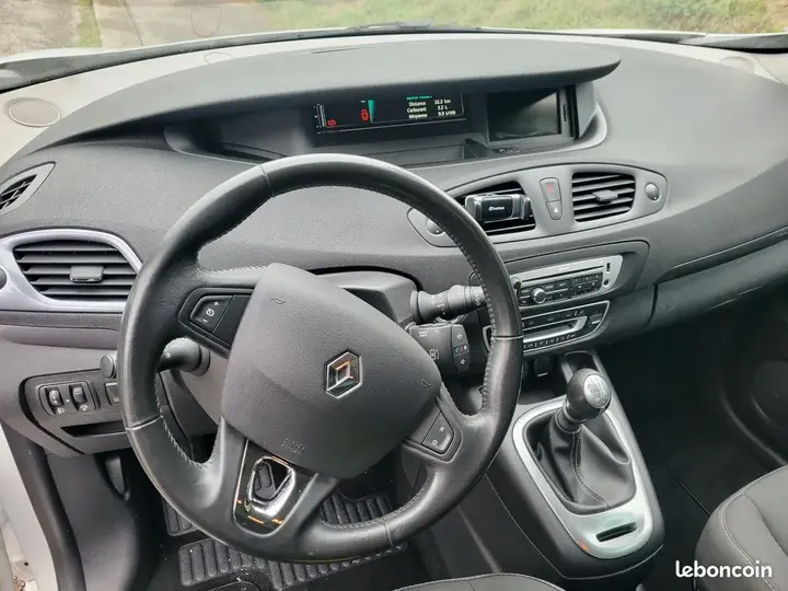 Renault Scenic 2016 photo 5