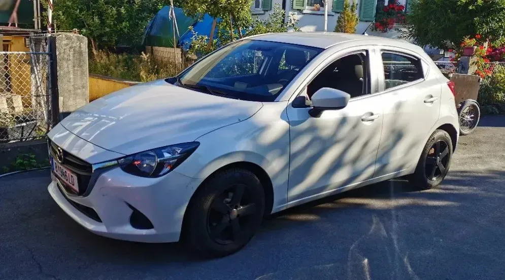 Mazda Mazda2 2016 photo 2