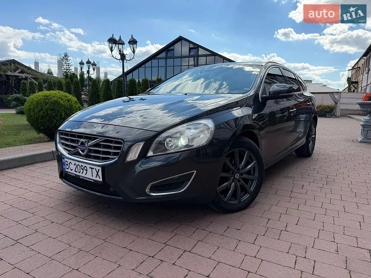Volvo V60 2012 photo 2