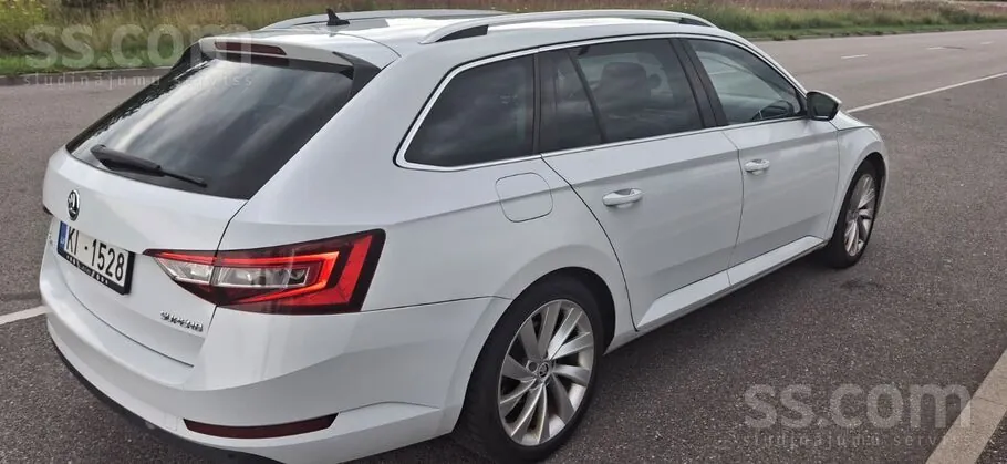Skoda Superb 2016 photo 2