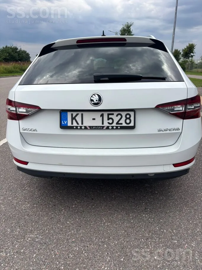 Skoda Superb 2016 photo 4